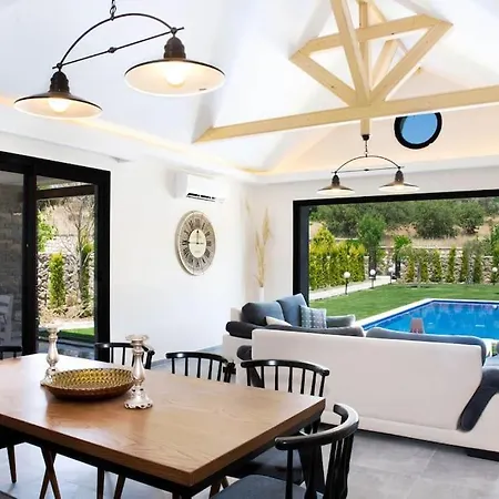 Bd-409 Ortakent 4 Ozel Havuzlu Villa