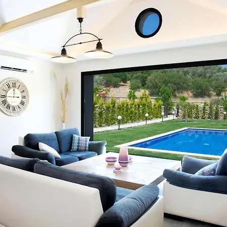 Bd-409 Ortakent 4 Ozel Havuzlu Villa *